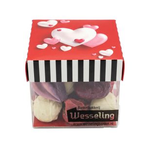 Harten box chocolade bonbons en kogeltruffel mix